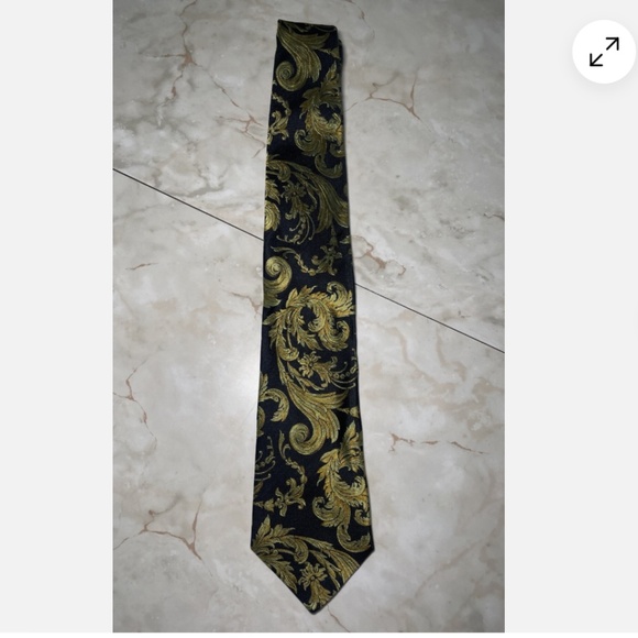 Vintage Gianni Versace 4 inch wide Neck Tie 100% Silk Made in Italy - Picture 1 of 5